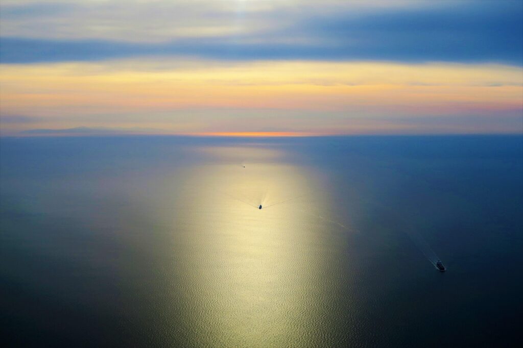 パーソナルジムとパーソナルトレーナーの違いは何ですか？